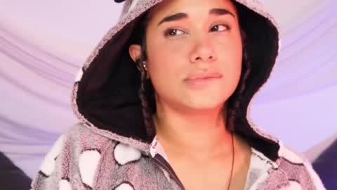 You want to talk to me more personal follow me in My Channel VIP  50 the discount       online show from March 7, 8:56 am