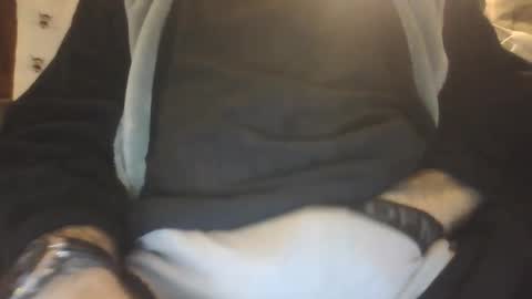 Snapshot of species98 chatting on February 22, 11:13 pm species online show from February 22, 11:13 pm