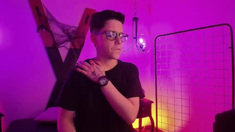 spencerm_ online show from November 8, 7:39 pm