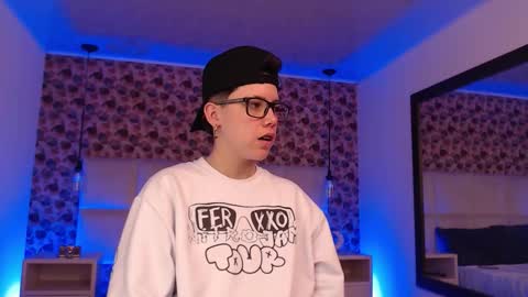 Snapshot of spencerm_ chatting on October 22, 10:22 pm spencerm_ online show from October 22, 10:22 pm