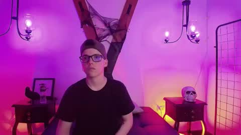 spencerm_ online show from November 11, 8:00 pm