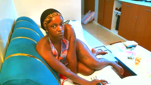 spicygal_ online show from April 18, 7:58 pm