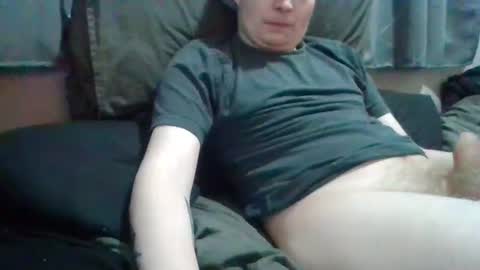 Snapshot of spkieeb28 chatting on January 1, 6:27 pm Jameslux online show from January 1, 6:27 pm