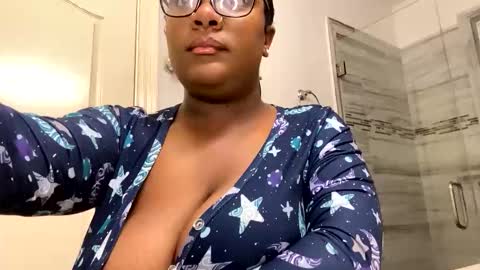 spreadthatassssssssss online show from April 28, 7:23 am