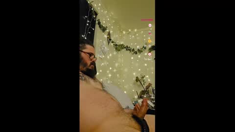 Snapshot of squ1rtl3cb chatting on March 8, 10:43 am squ1rtl3cb online show from March 8, 10:43 am