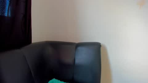 Snapshot of squirttati33 chatting on December 1, 4:43 pm Tati online show from December 1, 4:43 pm