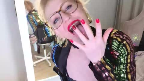 Alisa online show from February 8, 3:59 pm