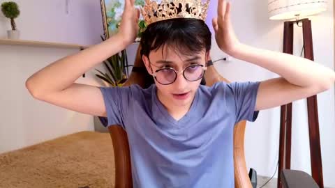 sr_evann online show from April 19, 4:19 pm