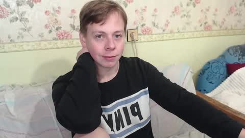 Snapshot of st_rudy chatting on December 13, 10:41 am Joe Peach online show from December 13, 10:41 am