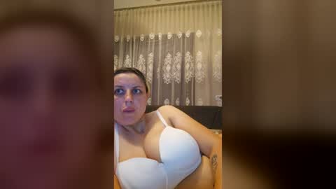 Amelly online show from August 5, 9:12 pm