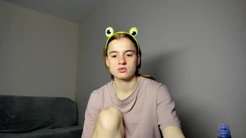 Stacey GMT5 Mo Tu We Th Fr Sa 3am -10am online show from January 14, 3:03 am