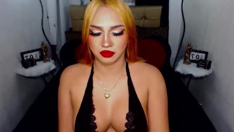 DomStacey online show from December 7, 2:19 pm