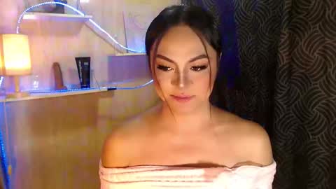 staceymoorets online show from May 18, 2:43 am