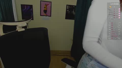 Stacy online show from December 2, 1:08 pm