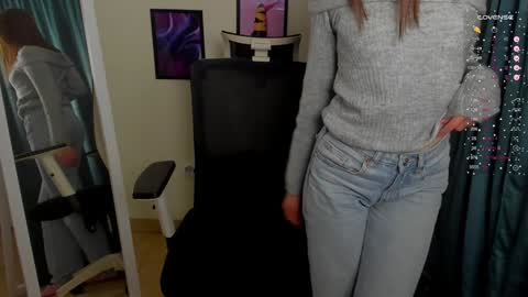 Stacy online show from December 7, 8:38 am