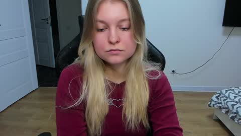 Snapshot of stacy_miraclee chatting on January 24, 11:48 am Stacy  online show from January 24, 11:48 am