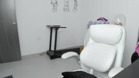 Zulma Yisset online show from June 13, 2:55 am