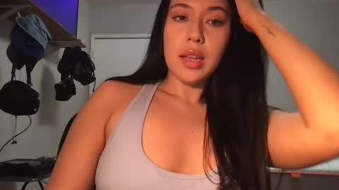 starlitdreams777 online show from March 1, 3:21 am