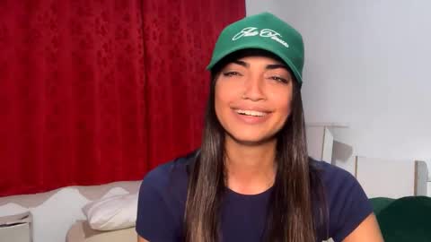 Mia online show from March 25, 5:31 pm