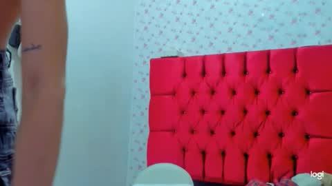 stassiebell online show from December 23, 6:08 am