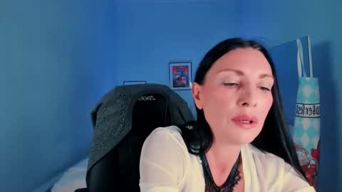 Snapshot of steaflers_mom chatting on September 27, 3:21 pm Avanessa May Follow mommy online show from September 27, 3:21 pm
