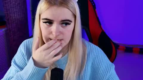 stef_nicks online show from November 1, 10:14 am