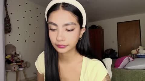 Im MiaIts my first day here  online show from February 8, 2:04 am