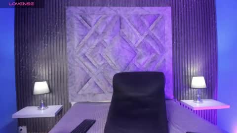 stefannyevans_ online show from May 12, 1:20 pm