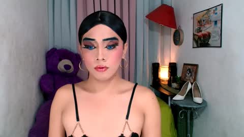 Steffany cummer online show from December 17, 3:16 pm