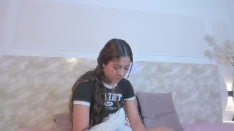 stefie online show from February 19, 9:39 am