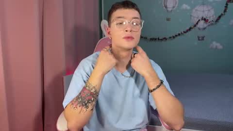 Snapshot of stefikit chatting on October 28, 4:08 pm Stefi and Akin online show from October 28, 4:08 pm