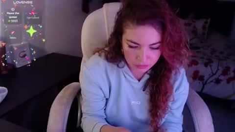 Snapshot of stefy_gomez_ chatting on October 22, 1:31 am Estefany online show from October 22, 1:31 am