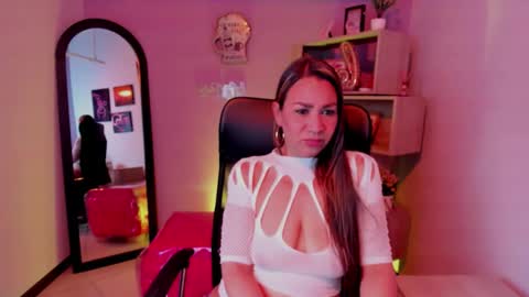 stefy_zea online show from December 4, 7:24 pm