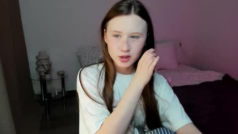 stella_sunny online show from December 18, 1:23 pm