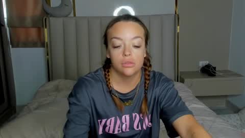 stella online show from April 7, 4:47 am