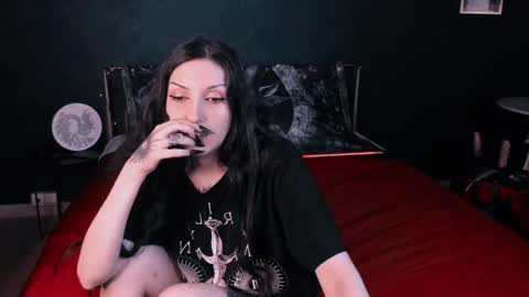 Stella Darkspace online show from July 28, 8:01 pm