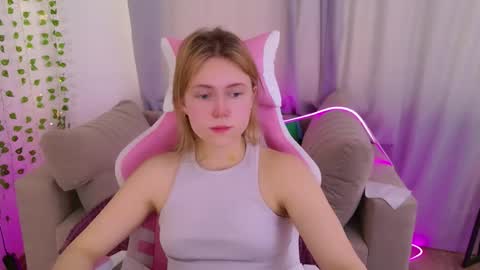 Stella 3 online show from December 5, 8:24 am