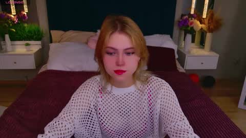 Stella 3 online show from November 8, 5:10 am