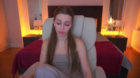 stellahoneywell online show from March 1, 7:01 am