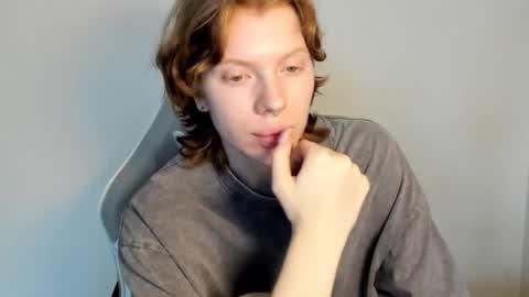 S T E L L A online show from March 5, 9:40 am