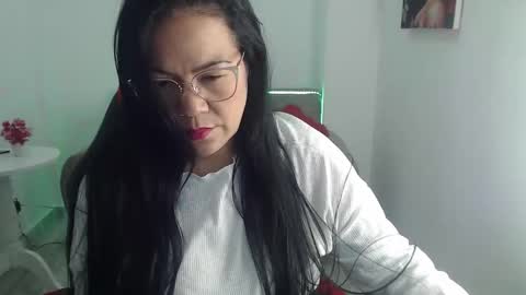 Snapshot of stephania_evanss chatting on October 14, 12:02 am Stefania  online show from October 14, 12:02 am