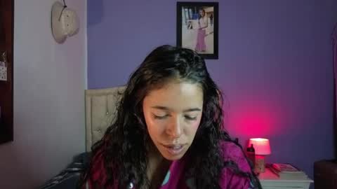 Stephania online show from April 7, 3:25 pm