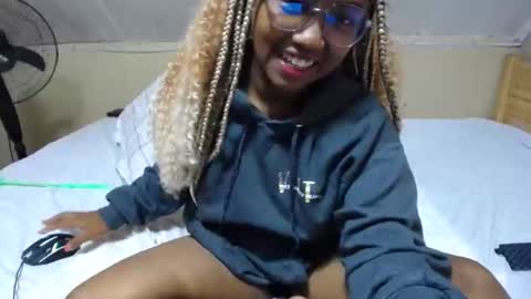 perfectly imperfect girl online show from March 10, 3:45 am