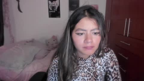 Stephanie  online show from January 17, 8:57 am