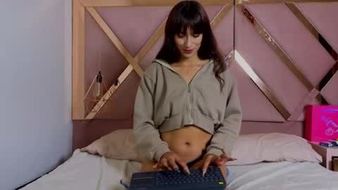 stephany_grand online show from February 11, 5:17 pm