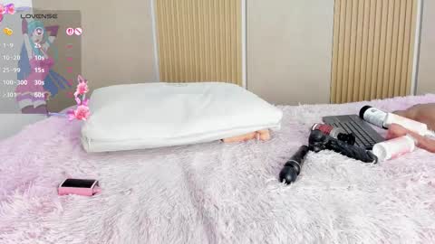 Stephany online show from March 27, 8:26 am