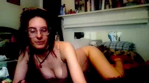 stephielynnnnn online show from February 17, 5:17 am