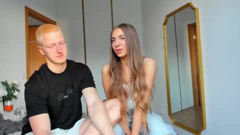 Step sis and Step bro online show from April 17, 5:37 pm