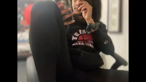 nickykinky online show from March 6, 11:47 am