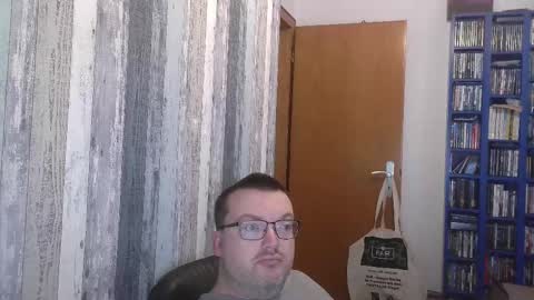 Snapshot of still_alive1985 chatting on September 22, 6:50 am Oliver online show from September 22, 6:50 am